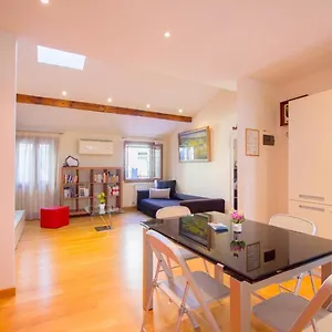  Apartment Ca' Lunetta - 5' From St. Square Italy