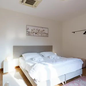  Apartment Residenza Cattaneo Italy