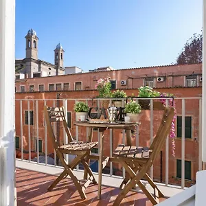  Apartment Townhouse By The Spanish Steps Italy